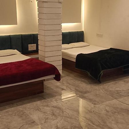 Maharaja Guest House Nashikkar Akalkot Eksteriør bilde