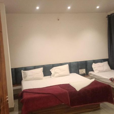 Maharaja Guest House Nashikkar Akalkot Eksteriør bilde